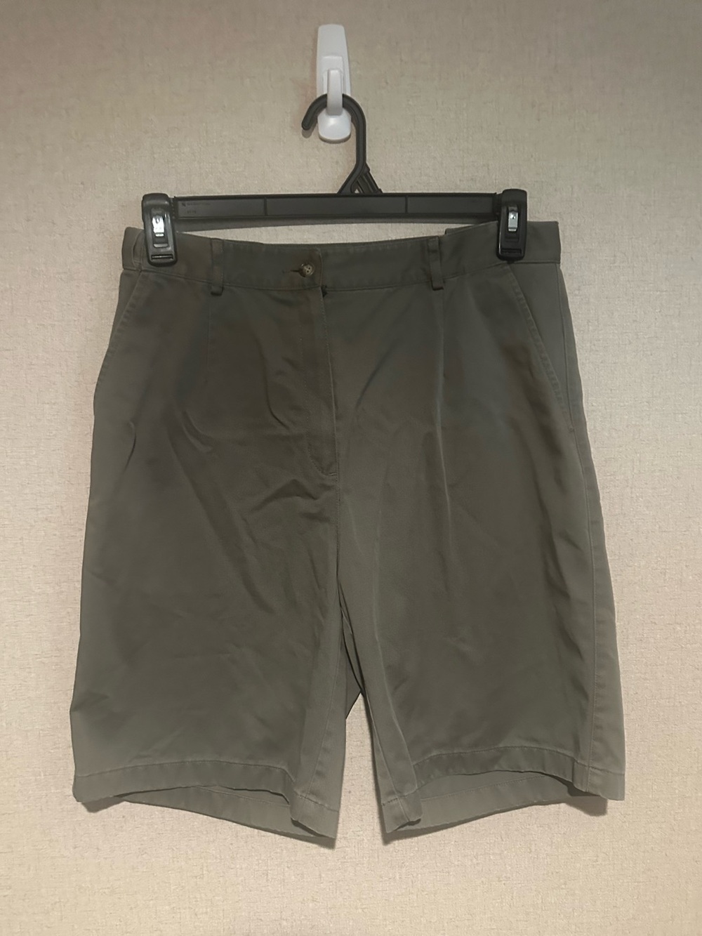 L.L. Bean Women's Size 12 Original Fit Olive Flat-Front Shorts